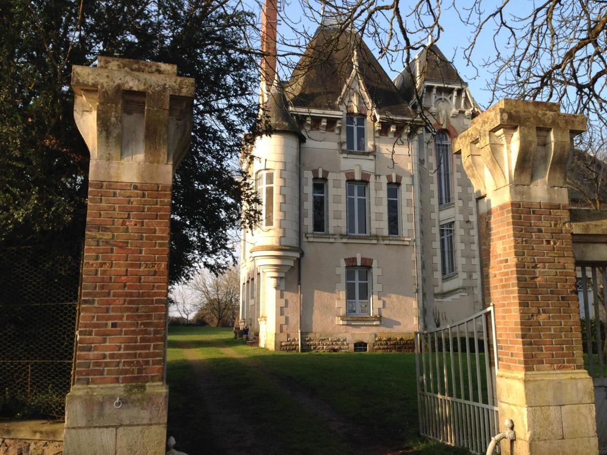 Chambres D'Hotes Montbron Luchapt Exterior foto